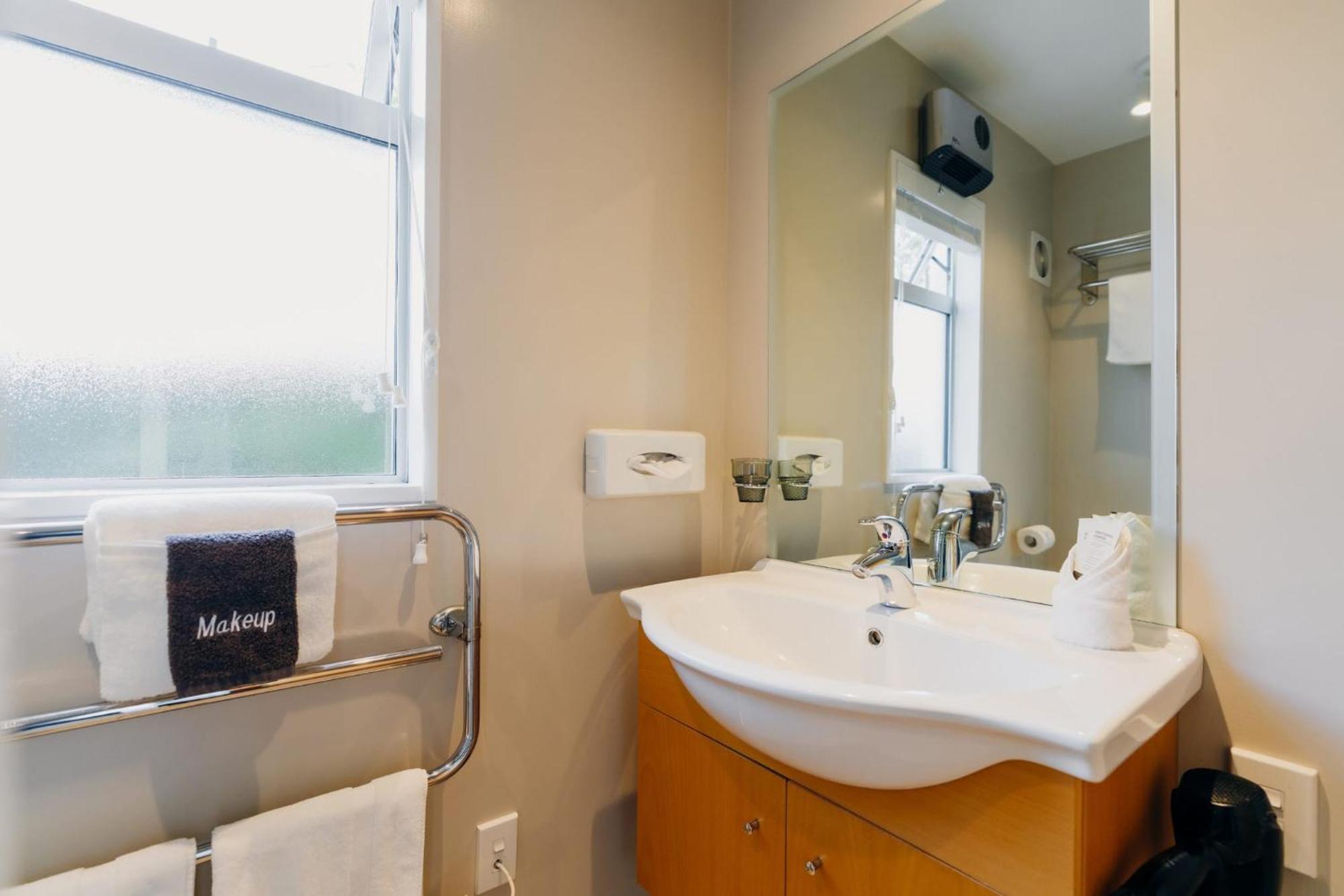 Two-Bedroom Apartment,1739500154:JPEG