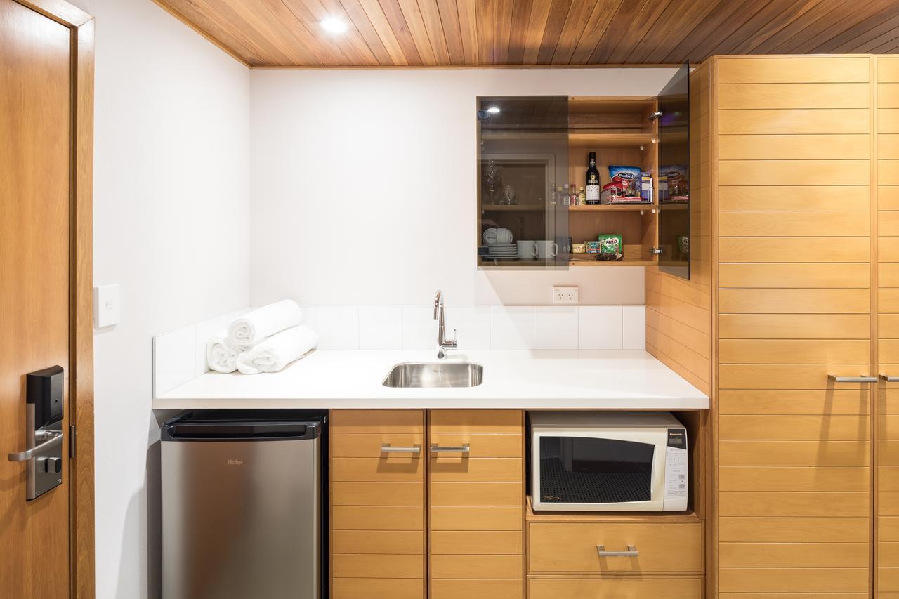 Premium Studio Two Queen Beds,547707396:JPEG
